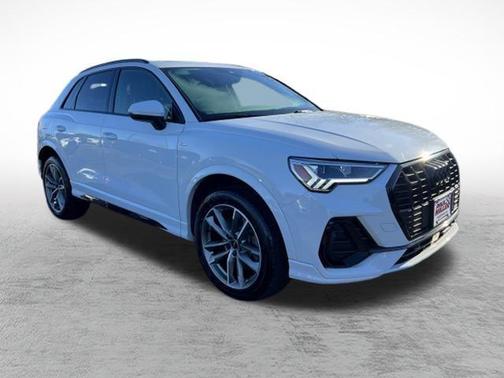 2023 Audi Q3 45 S line Premium