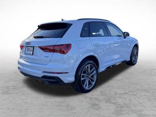 2023 Audi Q3 45 S line Premium