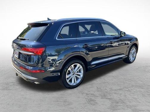2025 Audi Q7 45 Premium Plus