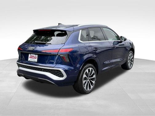 Navarra Blue Metallic 2026 Audi Q3 S line