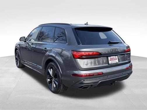 Samurai Gray Metallic 2026 Audi Q7 55 Premium Plus