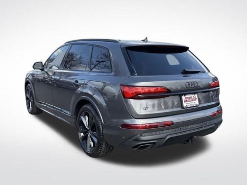 Samurai Gray Metallic 2026 Audi Q7 PLUS