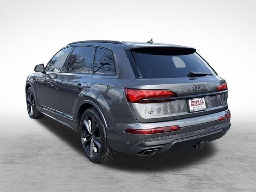 Samurai Gray Metallic 2026 Audi Q7 55 Premium Plus