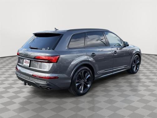 Samurai Gray Metallic 2026 Audi Q7 PLUS