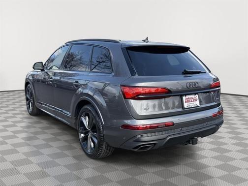 Samurai Gray Metallic 2026 Audi Q7 PLUS