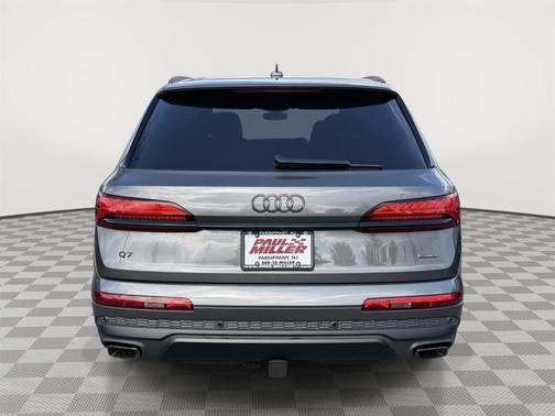 Samurai Gray Metallic 2026 Audi Q7 PLUS