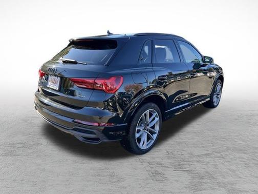 2023 Audi Q3 45 S line Premium