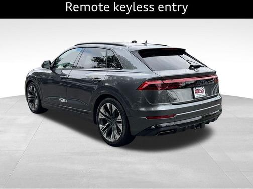 Daytona Gray Pearl Effect 2026 Audi Q8 55 Premium