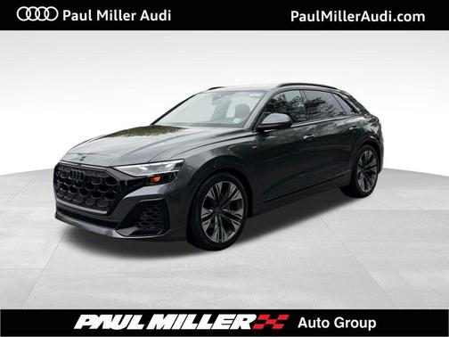 Daytona Gray Pearl Effect 2026 Audi Q8 55 Premium