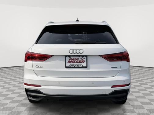 Ibis White 2023 Audi Q3 45 S line Premium