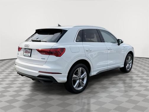 Ibis White 2023 Audi Q3 45 S line Premium