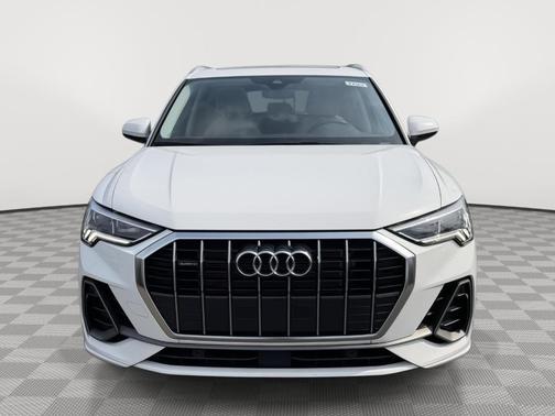 Ibis White 2023 Audi Q3 45 S line Premium