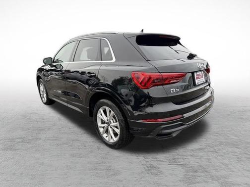 2025 Audi Q3 45 S line Premium