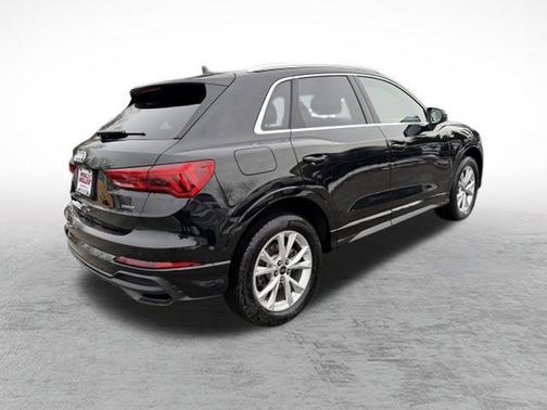 2025 Audi Q3 45 S line Premium