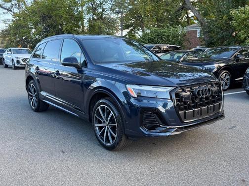 Blue Metallic 2026 Audi Q7 45 Premium Plus