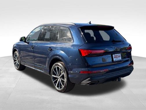 Blue Metallic 2026 Audi Q7 45 Premium Plus