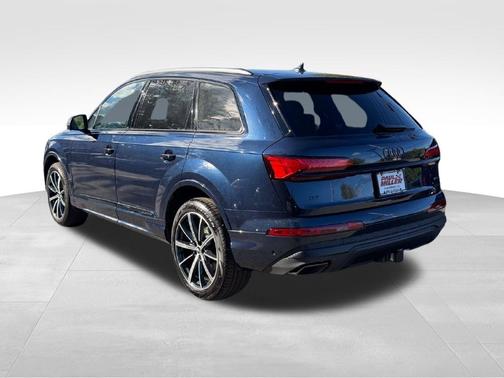 Blue Metallic 2026 Audi Q7 45 Premium Plus