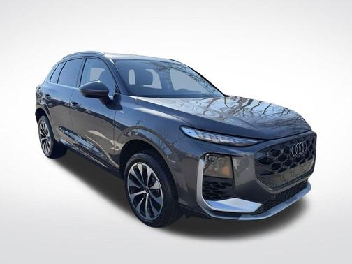 Daytona Gray Pearl 2026 Audi Q3 S line