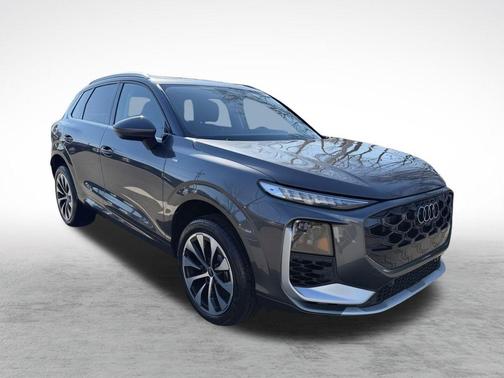 Daytona Gray Pearl 2026 Audi Q3 S line