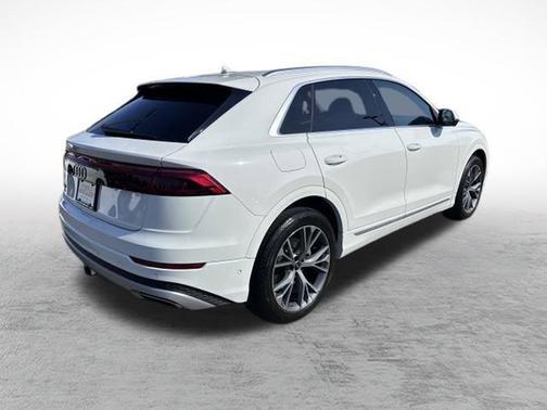 2024 Audi Q8 55 Premium
