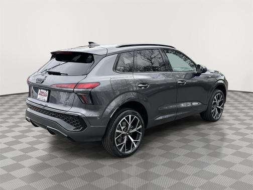 Daytona Gray Pearl 2026 Audi Q3 S line