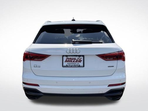 Ibis White 2022 Audi Q3 45 S line Premium