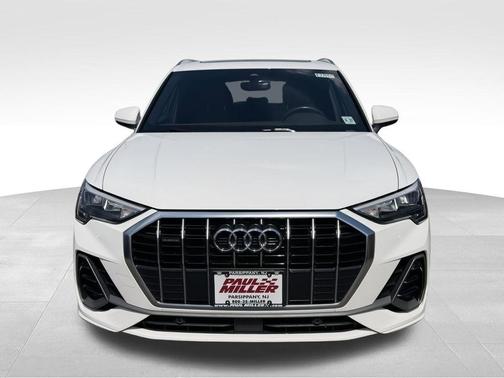 Ibis White 2022 Audi Q3 45 S line Premium