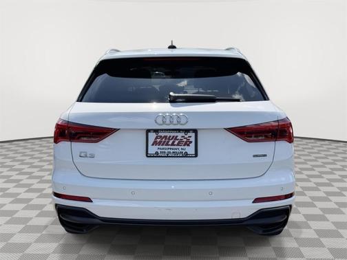 Ibis White 2022 Audi Q3 45 S line Premium