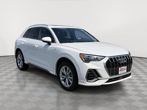 Ibis White 2022 Audi Q3 45 S line Premium