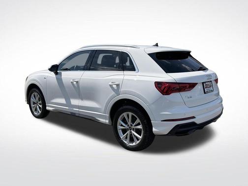 Ibis White 2022 Audi Q3 45 S line Premium