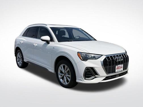 Ibis White 2022 Audi Q3 45 S line Premium