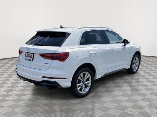 Ibis White 2022 Audi Q3 45 S line Premium
