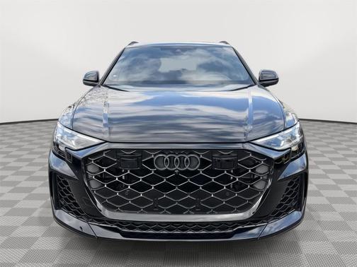 Mythos Black Metallic 2026 Audi RS Q8 performance