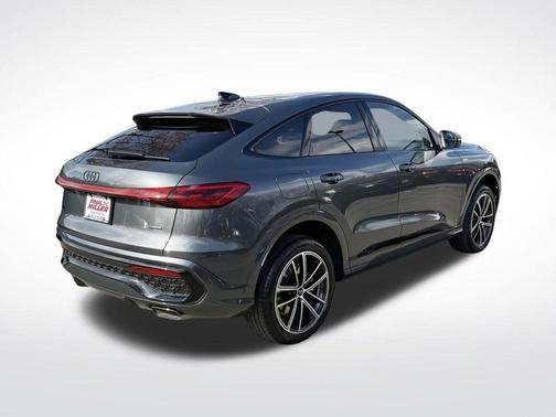 Daytona Gray Pearl 2026 Audi Q5 PLUS