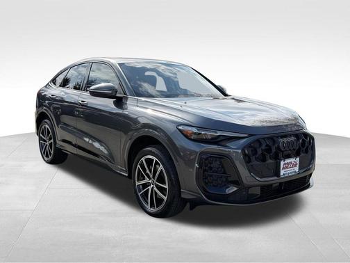 Daytona Gray Pearl 2026 Audi Q5 PLUS