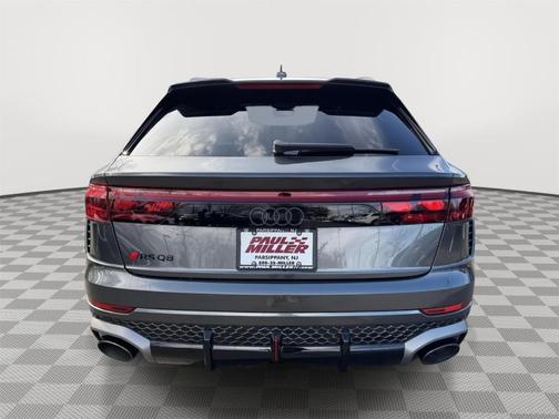 2026 Audi RS Q8 performance