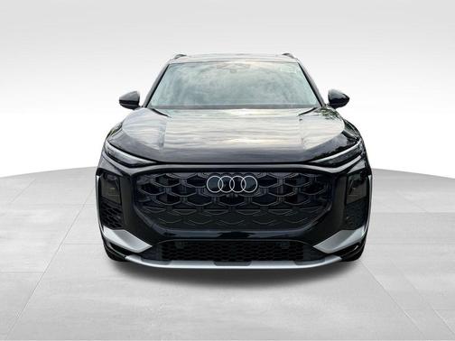 Mythos Black Metallic 2026 Audi Q3 S line
