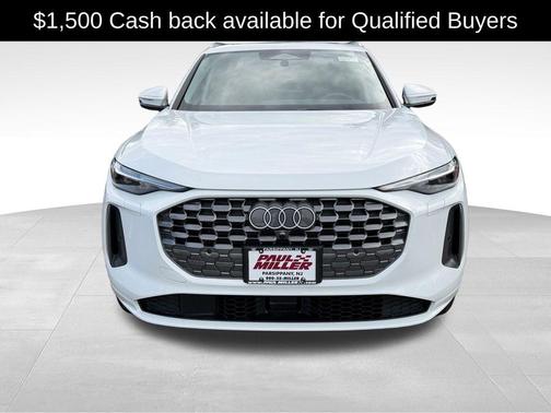 Glacier White Metallic 2026 Audi Q5 PLUS