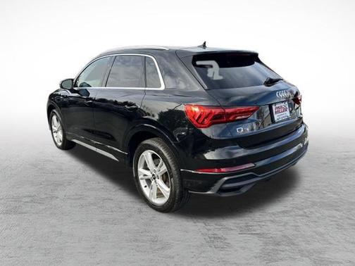 2023 Audi Q3 45 S line Premium