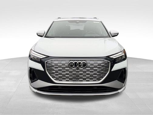 Glacier White Metallic 2024 Audi Q4 e-tron 50 Premium