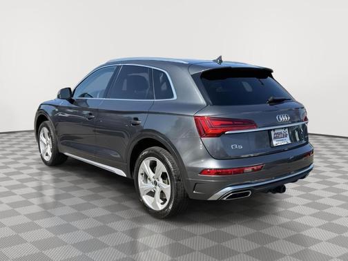 Daytona Gray Pearl Effect 2023 Audi Q5 45 S line Premium Plus