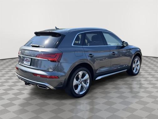 Daytona Gray Pearl Effect 2023 Audi Q5 45 S line Premium Plus