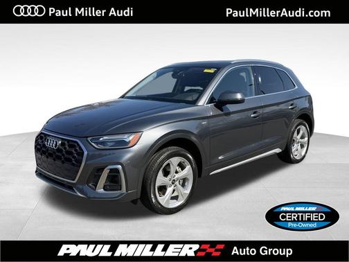 Daytona Gray Pearl Effect 2023 Audi Q5 45 S line quattro Premium