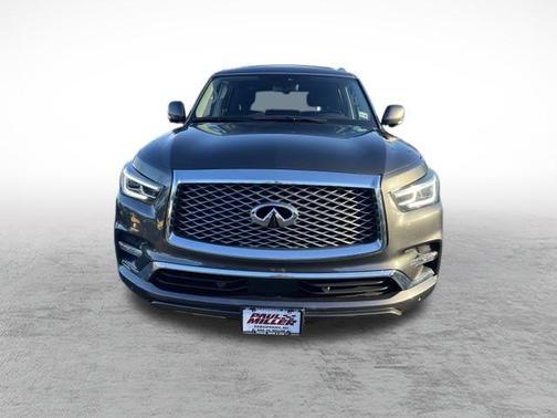 2022 INFINITI QX80 Luxe