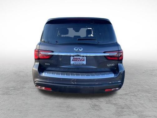 2022 INFINITI QX80 Luxe
