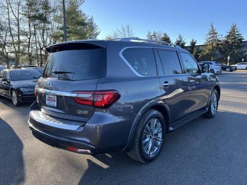 2022 INFINITI QX80 Luxe
