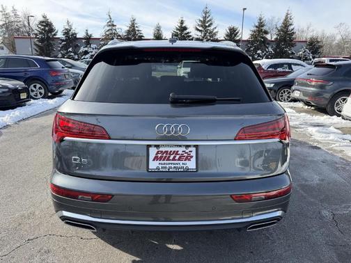 2023 Audi Q5 45 S line Premium Plus