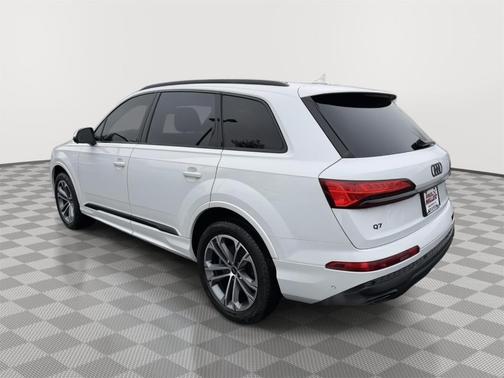 2025 Audi Q7 45 Premium