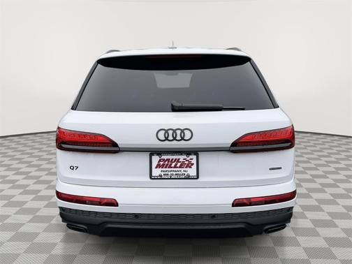 2025 Audi Q7 45 Premium