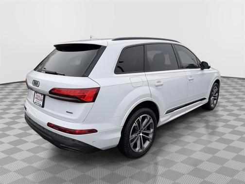 2025 Audi Q7 45 Premium
